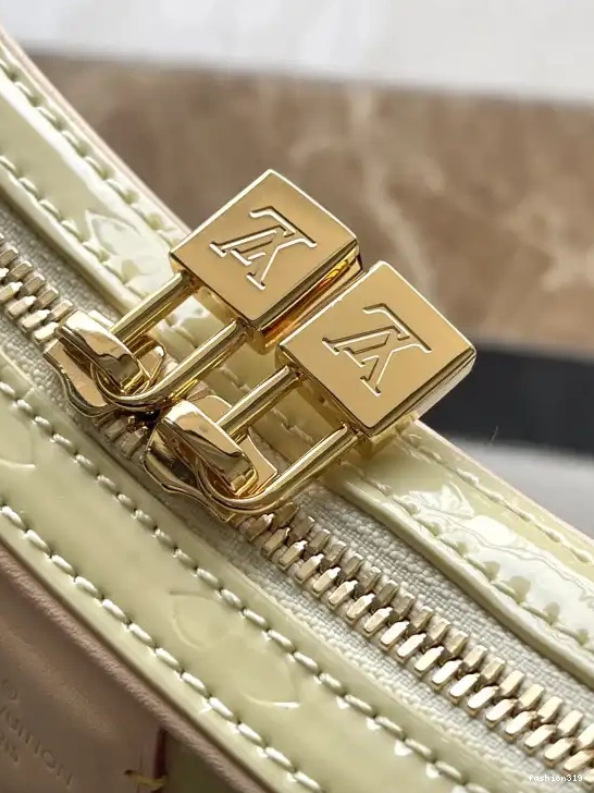 Croissant VUITTON PM LOUIS 0422